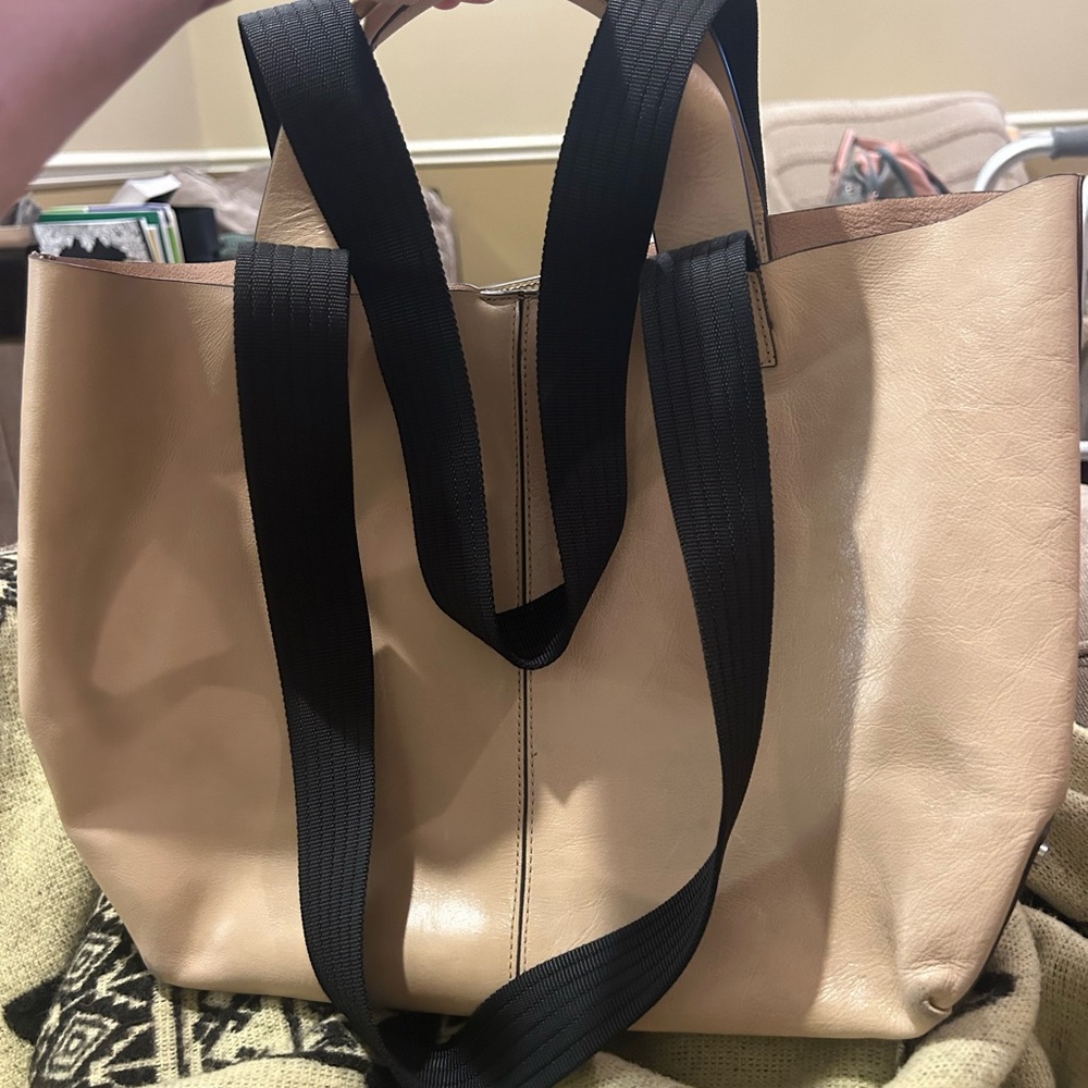 Excellent condition Treasure and Bond cream leather bag